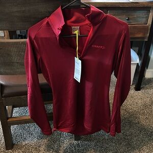 NWT small Craft core gain midlayer - rhubarb